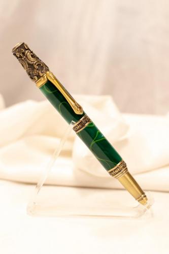 Green and Gold Victorian Pen